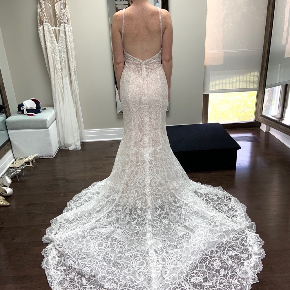 Martin Thornburg Wedding Dress - Never worn